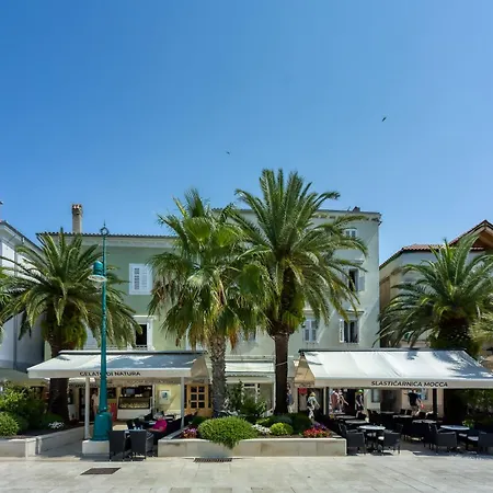 Lasta Losinj Town - Happy