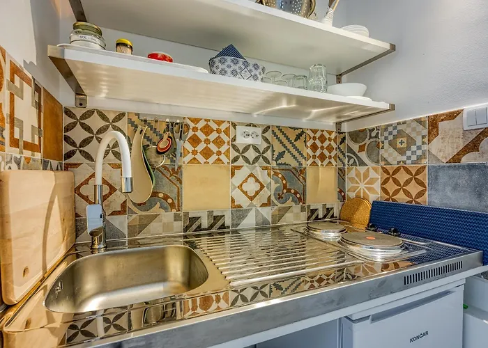 Lasta Losinj Town - Happy מאלי לוסיניי