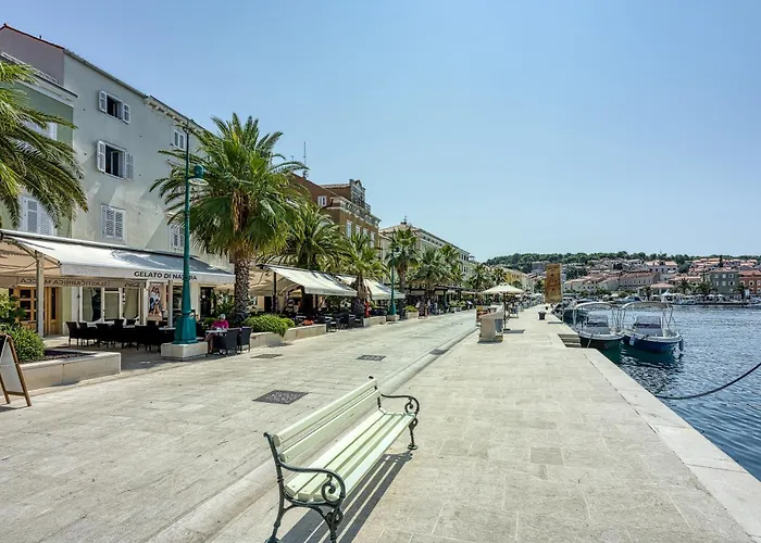 Lasta Losinj Town - Happy